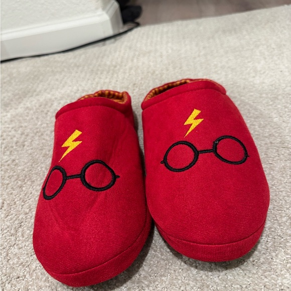 Men Red Harry Potter Slippers L/XL - Picture 2 of 4